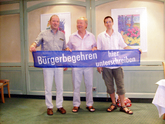 Bild: v.l.: Klaus Wolf, Wolfgang Schulz (WiP), Christof Weisenbacher (WiP)  .   Foto: R. Neff
