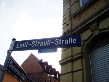 Bild: Grne Liste fordert Umbenennung der Emil-Strauss-Strasse nahe dem Ispringer Tunnel