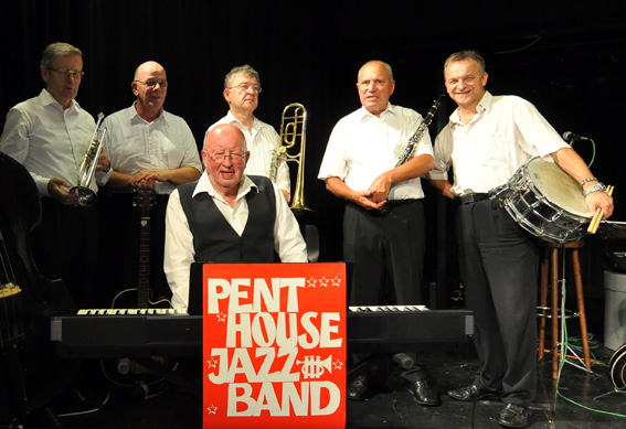 Bild: Penthouse Jazzband spielt auf..