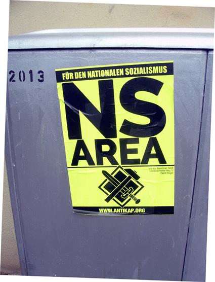 Bild: Illegal verklebte Plakate mit der Aufschrift NS-AREA in Pforzheim