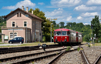 Bild: Historischer Schienbus am Bahnhof Maulbronn-West (Fotorechte/Nutzung liegen beim VCD)