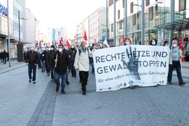 Bild: Aktivisten der igR auf dem Leopoldplatz in Pforzheim (Foto:ron)