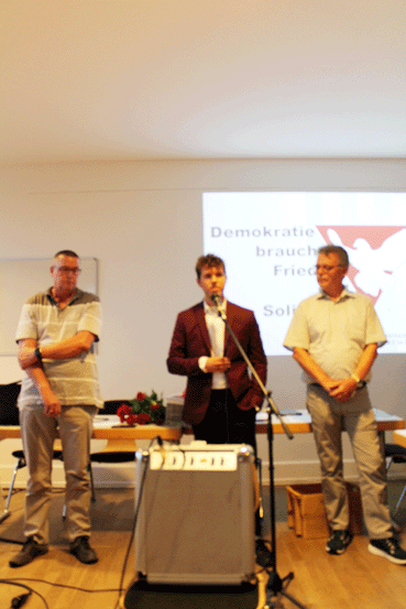 Bild: Auch die Preisträger der KZ-Gedenkstätte Hailfingen-Tailfingen bei Herrenberg wurden für ihre wichtige Aufklärungsarbeit geehrt (Foto: ron)