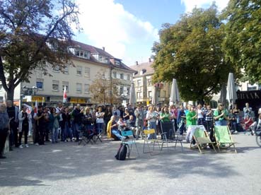 Bild: Kundgebung in Karlsruhe gegen die Bildungsmisere (Foto: ron)