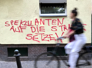 Bild: Graffiti gegen Wohnungsnot (Fotoquelle: Die linke Pforzheim_Enzkreis)