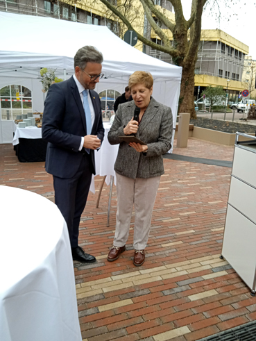 Bild: v.l.: OB Peter Boch und  Nicole Razavi MdL, Ministerin f�r Landesentwicklung und Wohnen Baden-W�rttemberg, (Foto:ron)